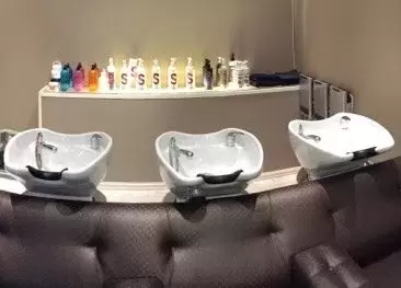 Headhunters Frisør, Horten - "3 stk. 1-fase varmere for hodevask"...